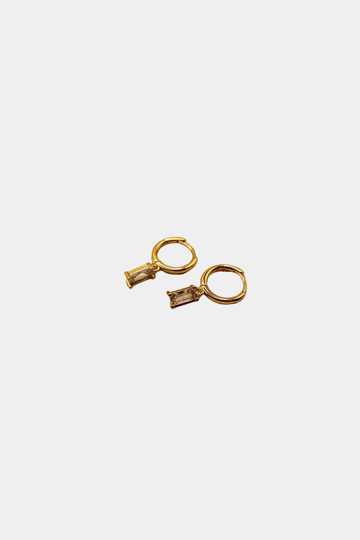 Leah Drop Earrings - Diamond / Gold