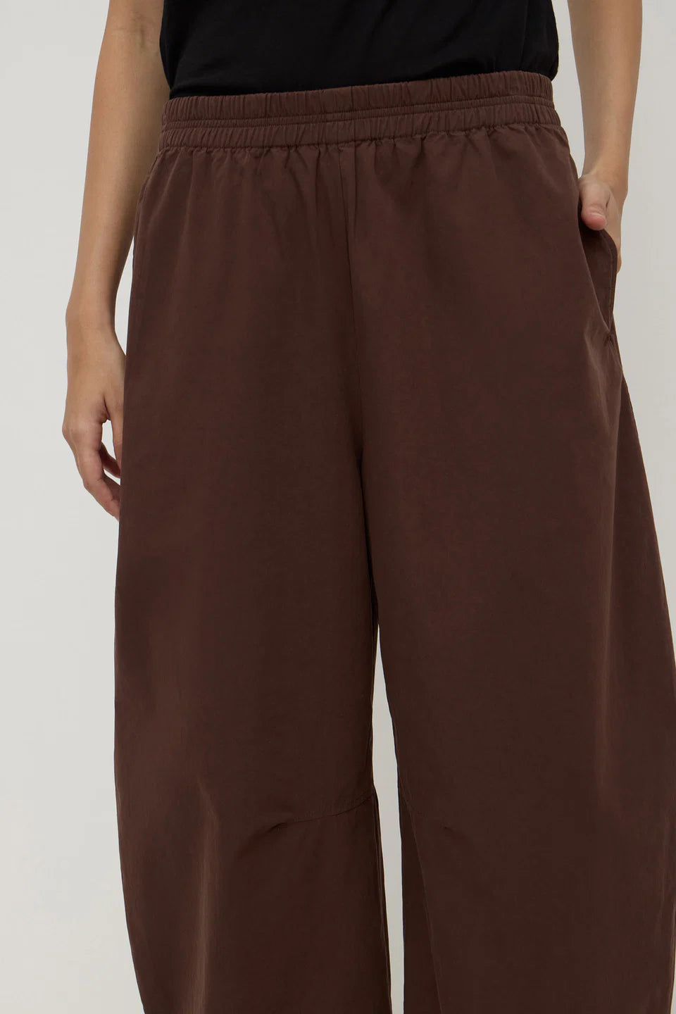 Lola Barrel Pant - Ganache