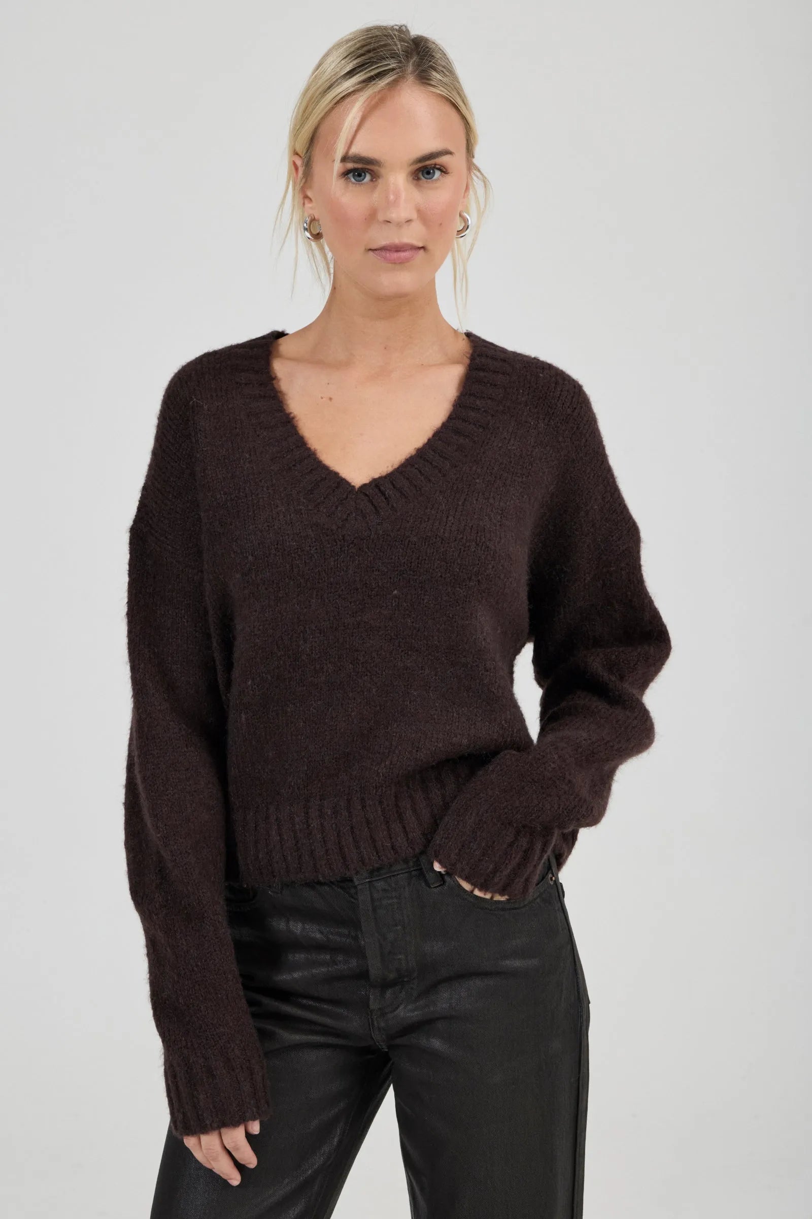 Tomboy V Neck Knit - Espresso