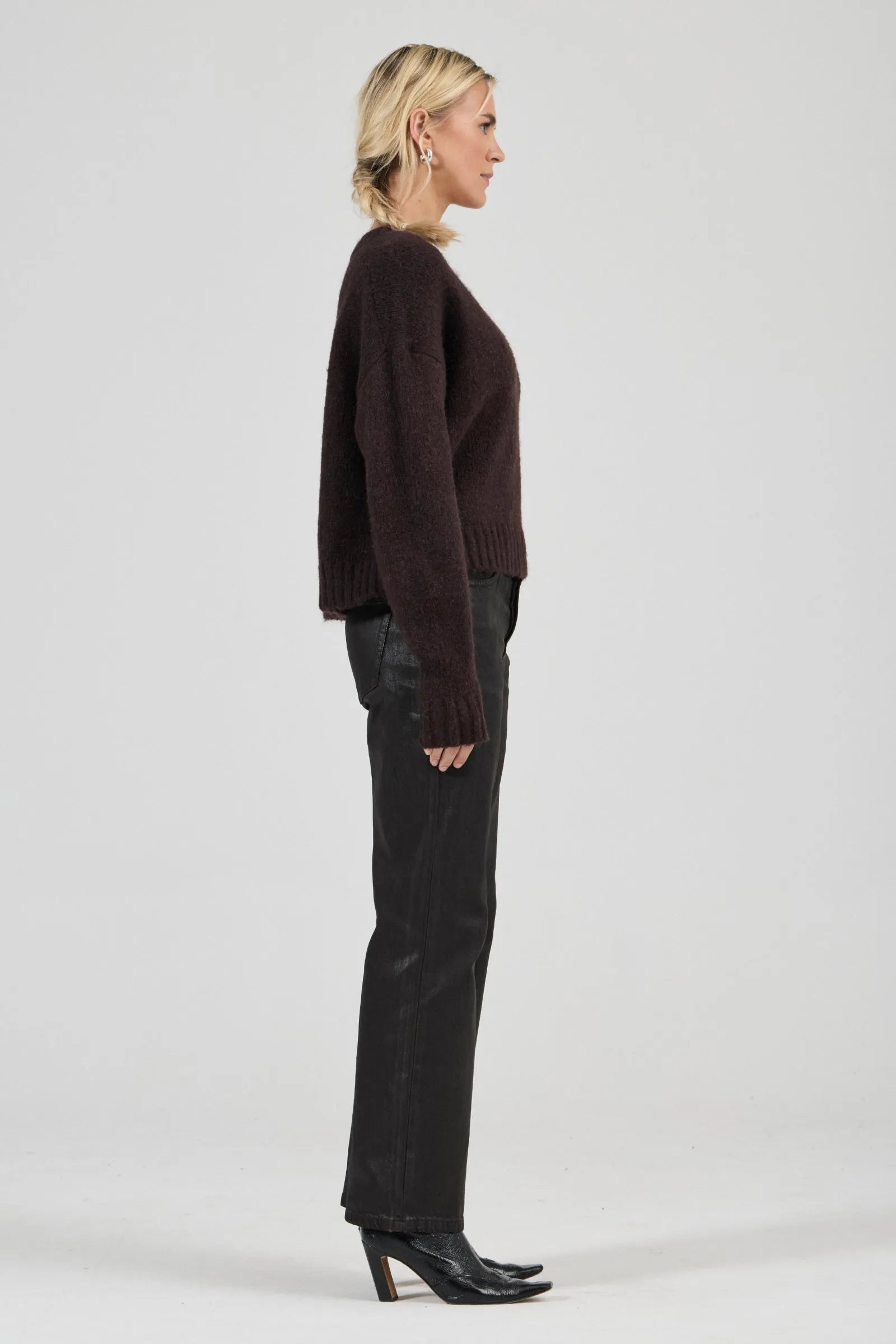 Tomboy V Neck Knit - Espresso