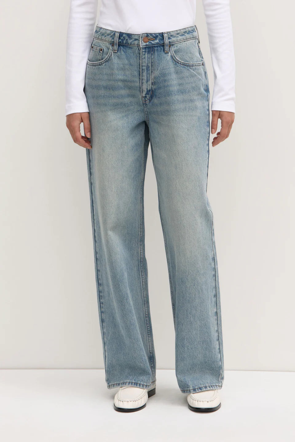 Womens Relaxed Jean - Worn Indigo
