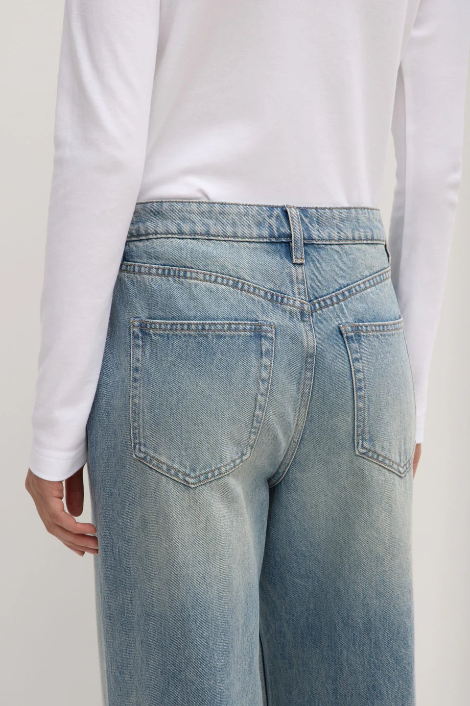 Womens Relaxed Jean - Worn Indigo
