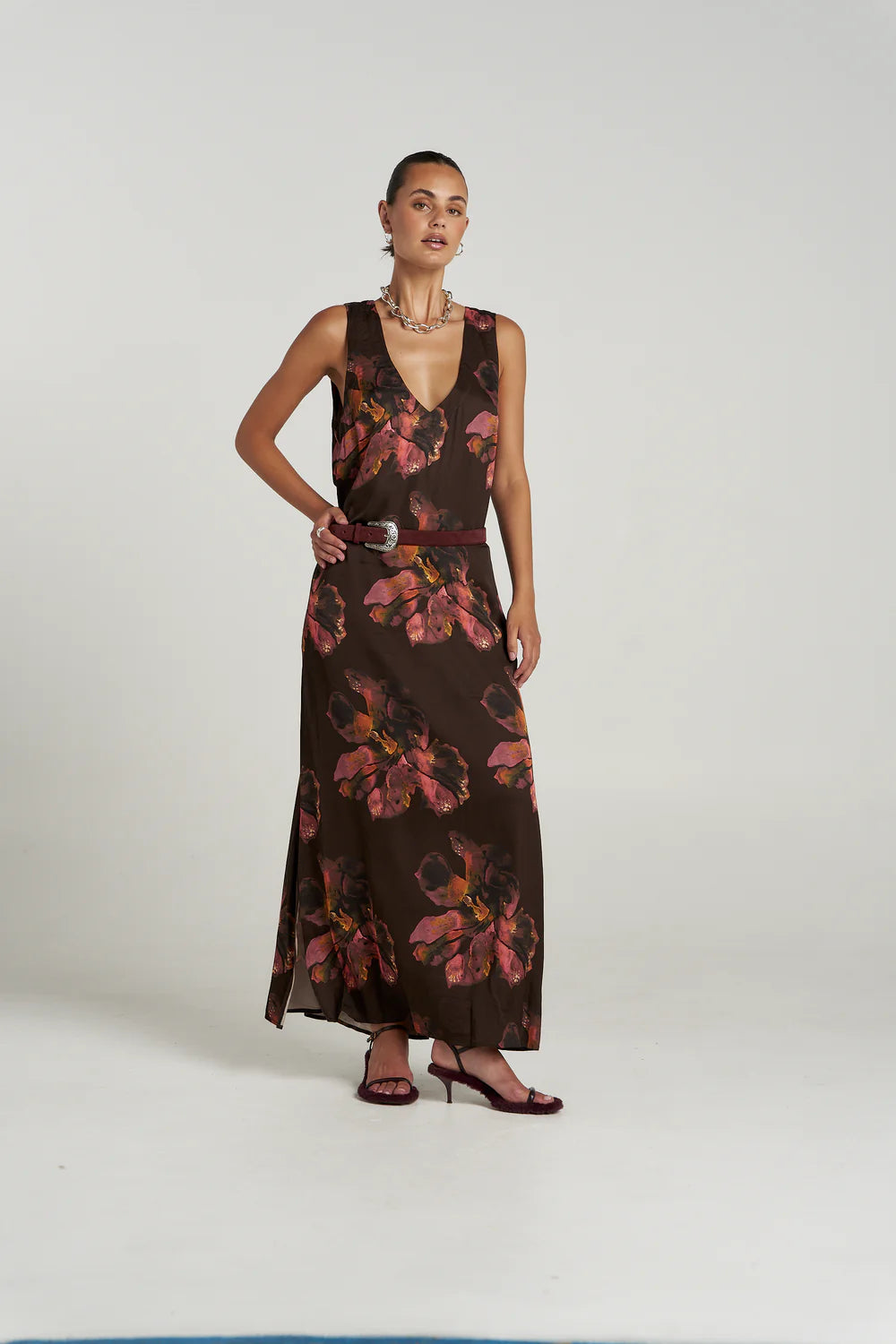 V Neck Maxi – Chocolat Petals