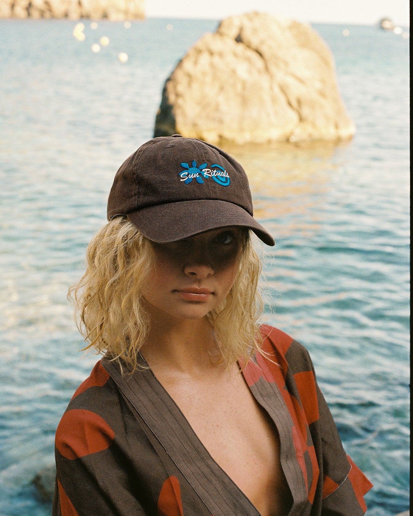 Caps