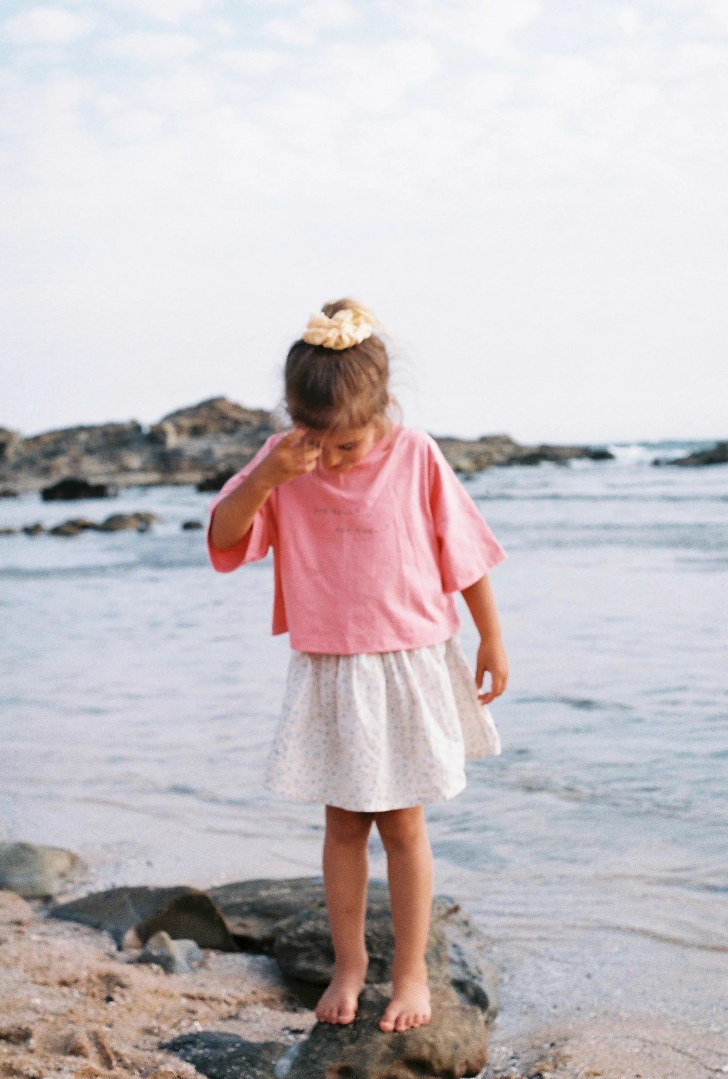 She Sell Sea Shells Tee - Peony