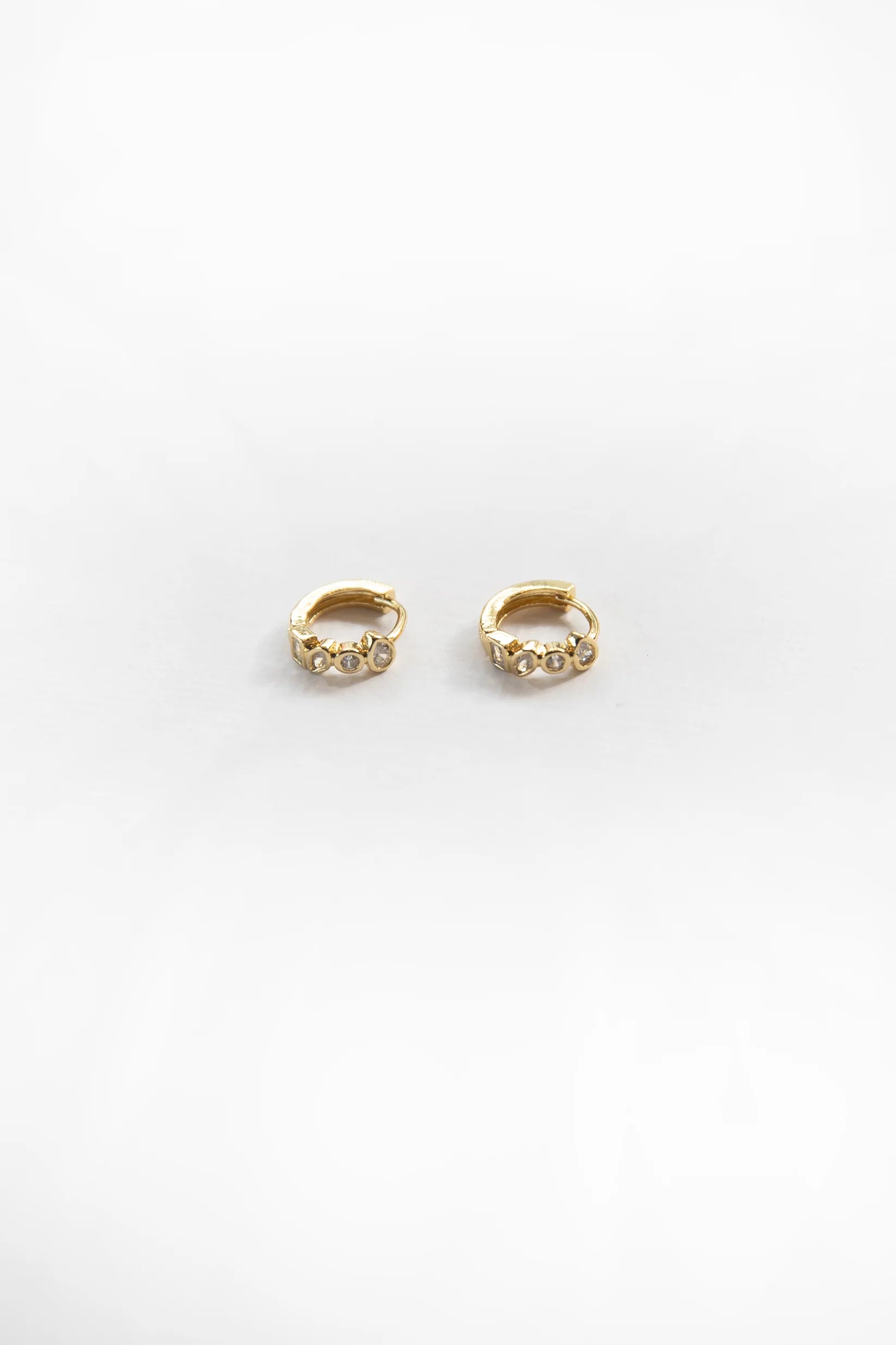 Zoe Huggie Earrings - Gold