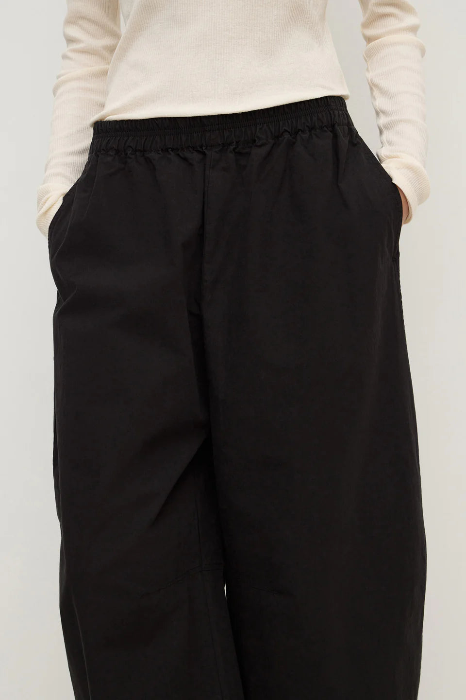 Lola Barrel Pant - Black