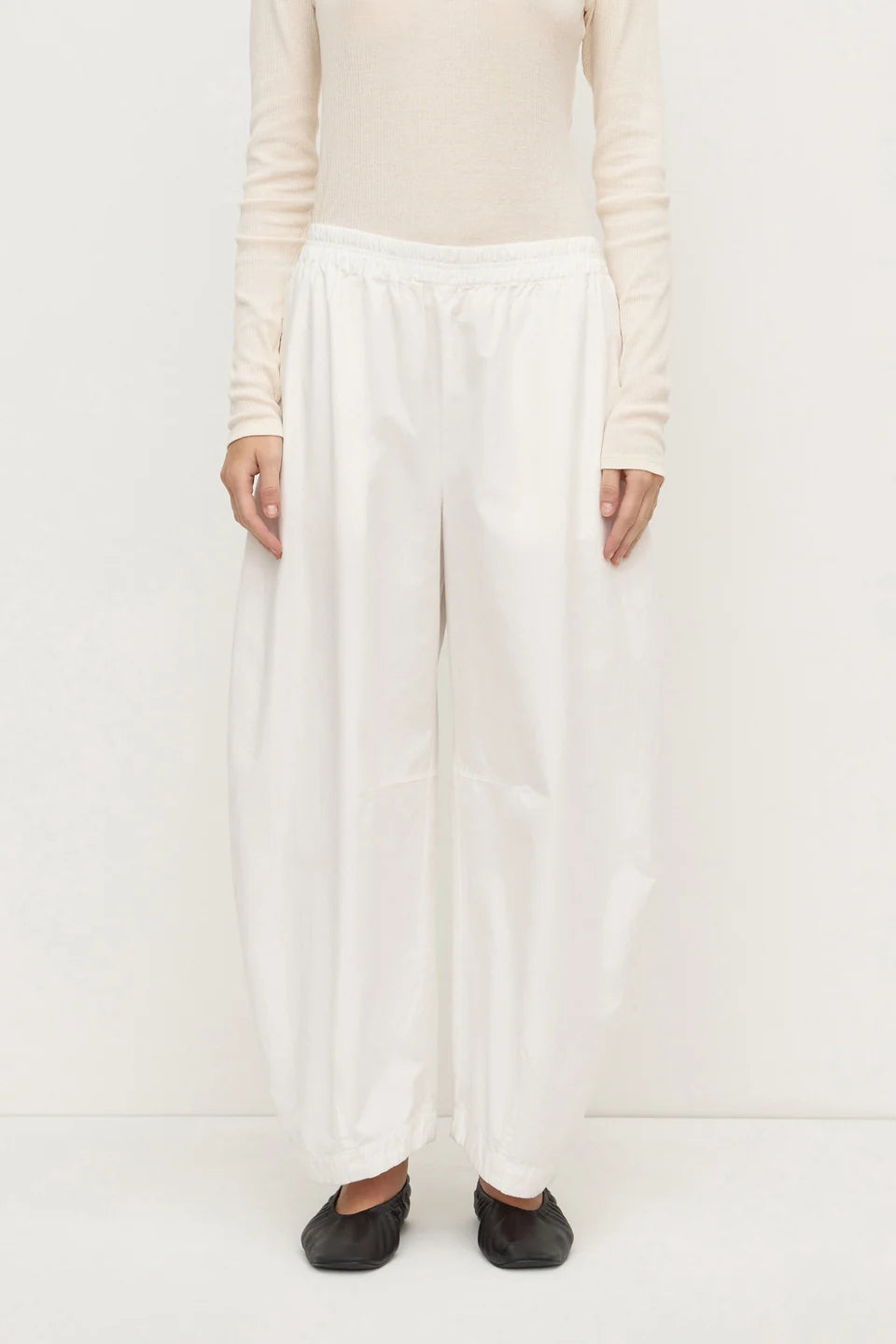 Lola Barrel Pant - White