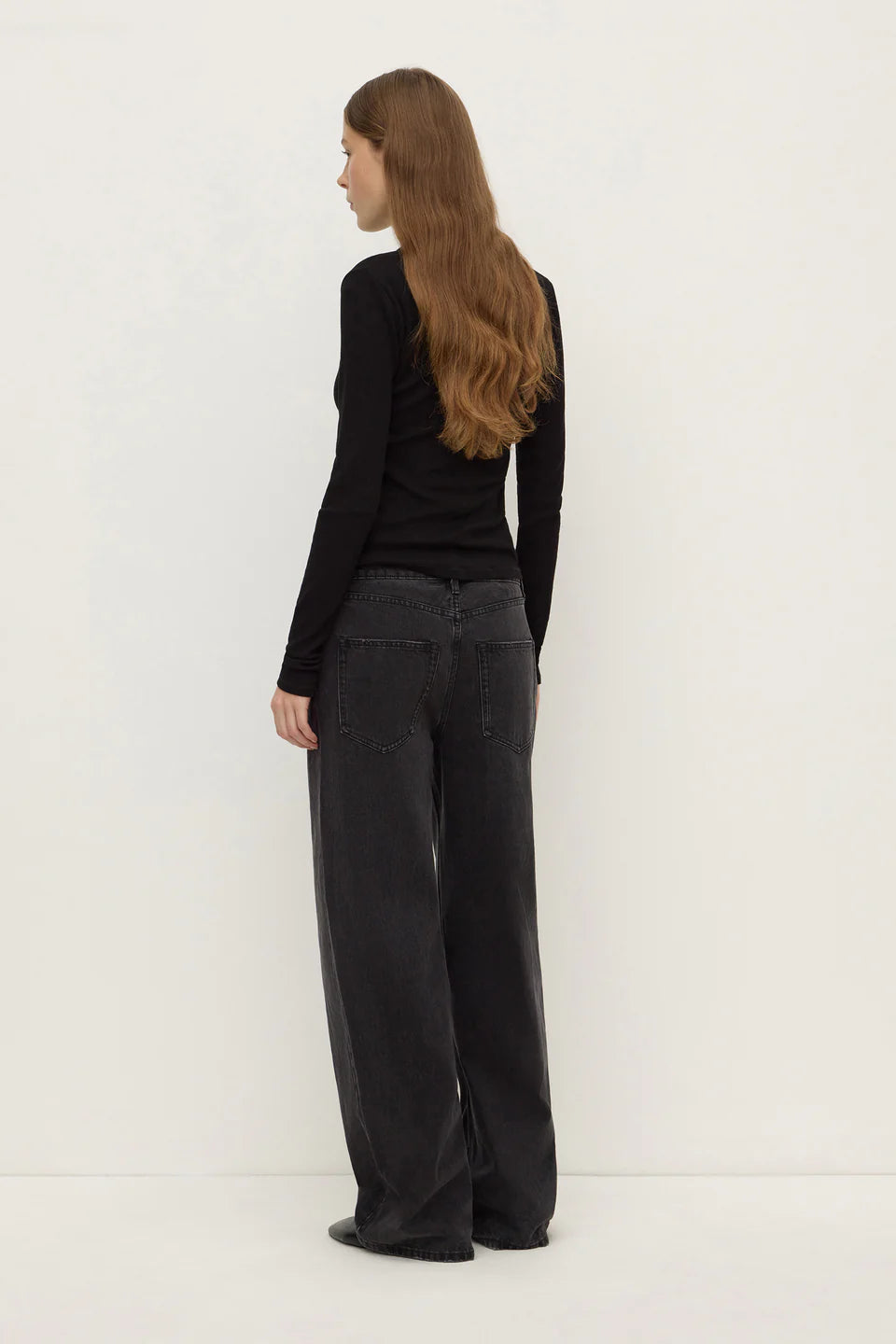 Low Curve Mid Rise Jean - Faded Black