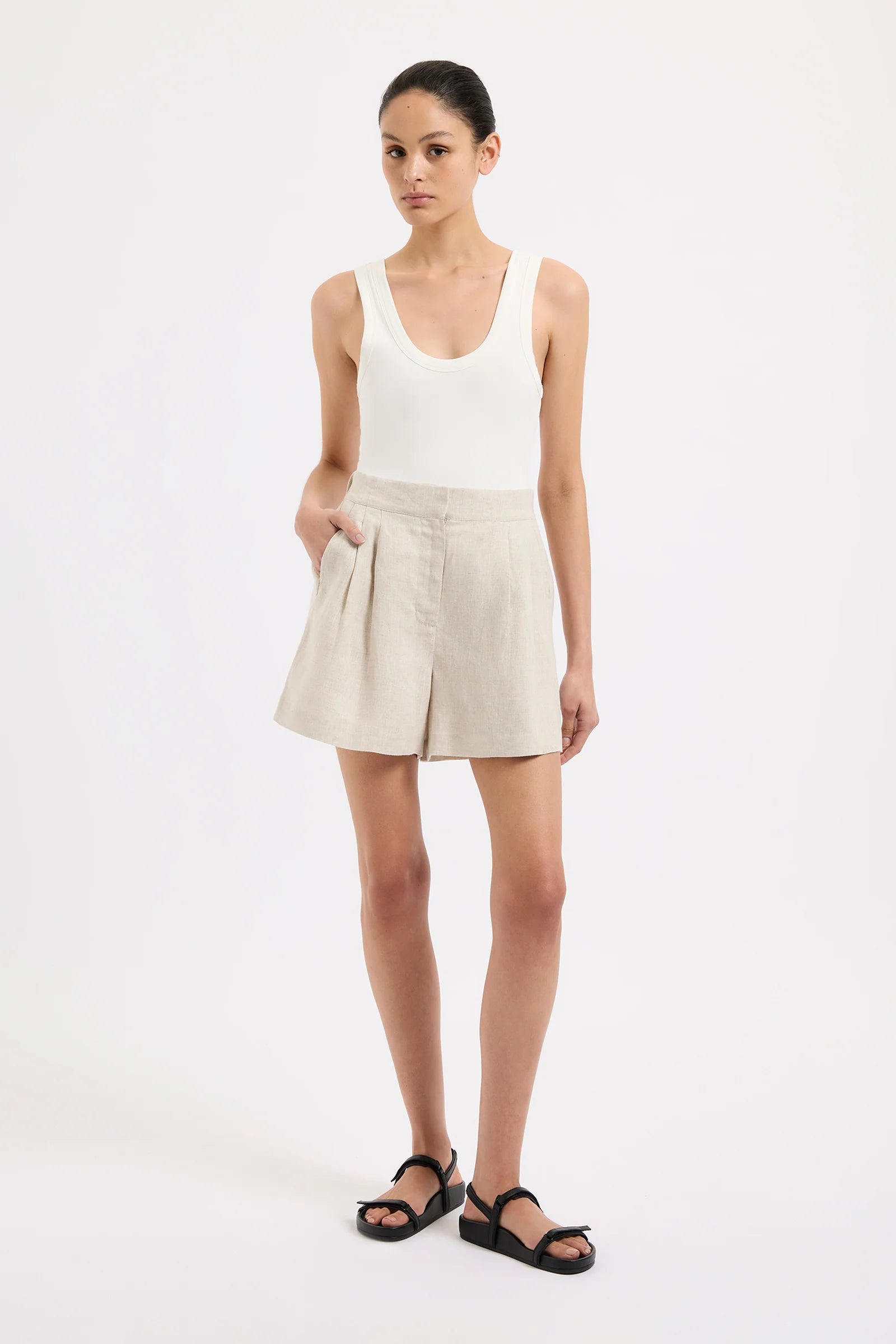 Thilda Tailored Linen Short - Natural