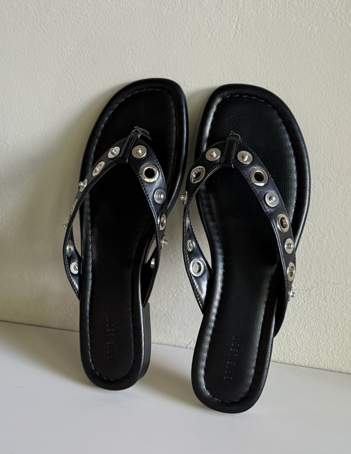 Eyelet Sandal - Black