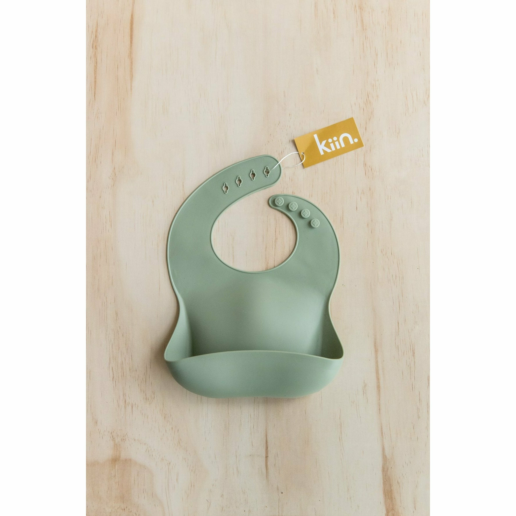 Kiin Silicone Bib