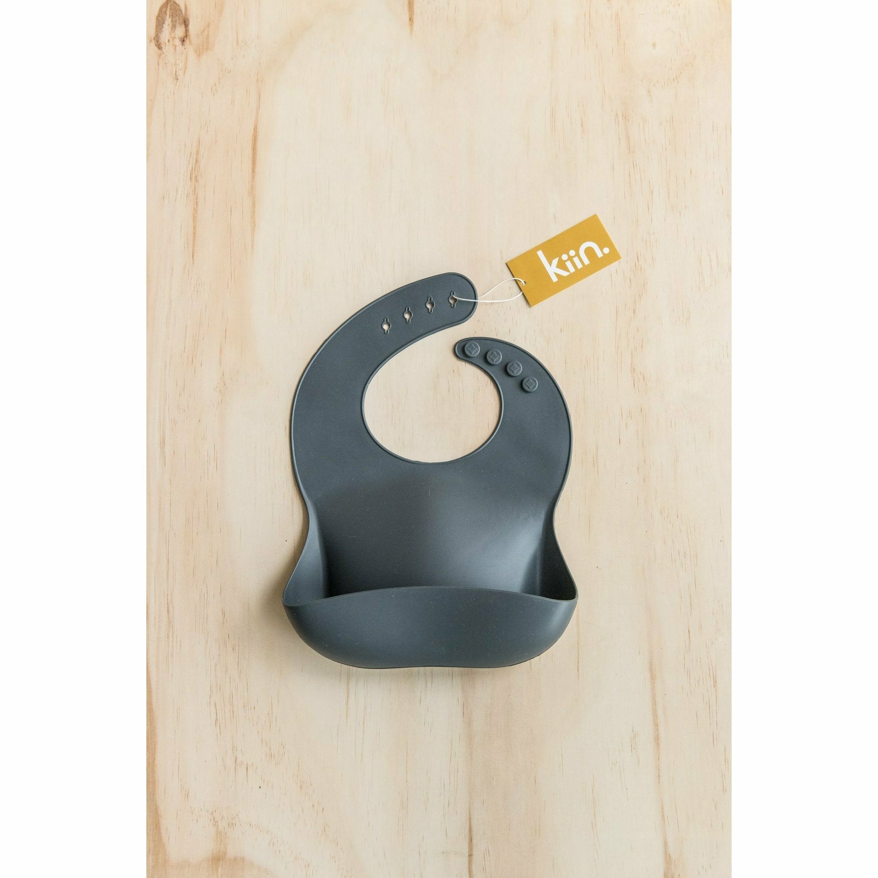 Kiin Silicone Bib